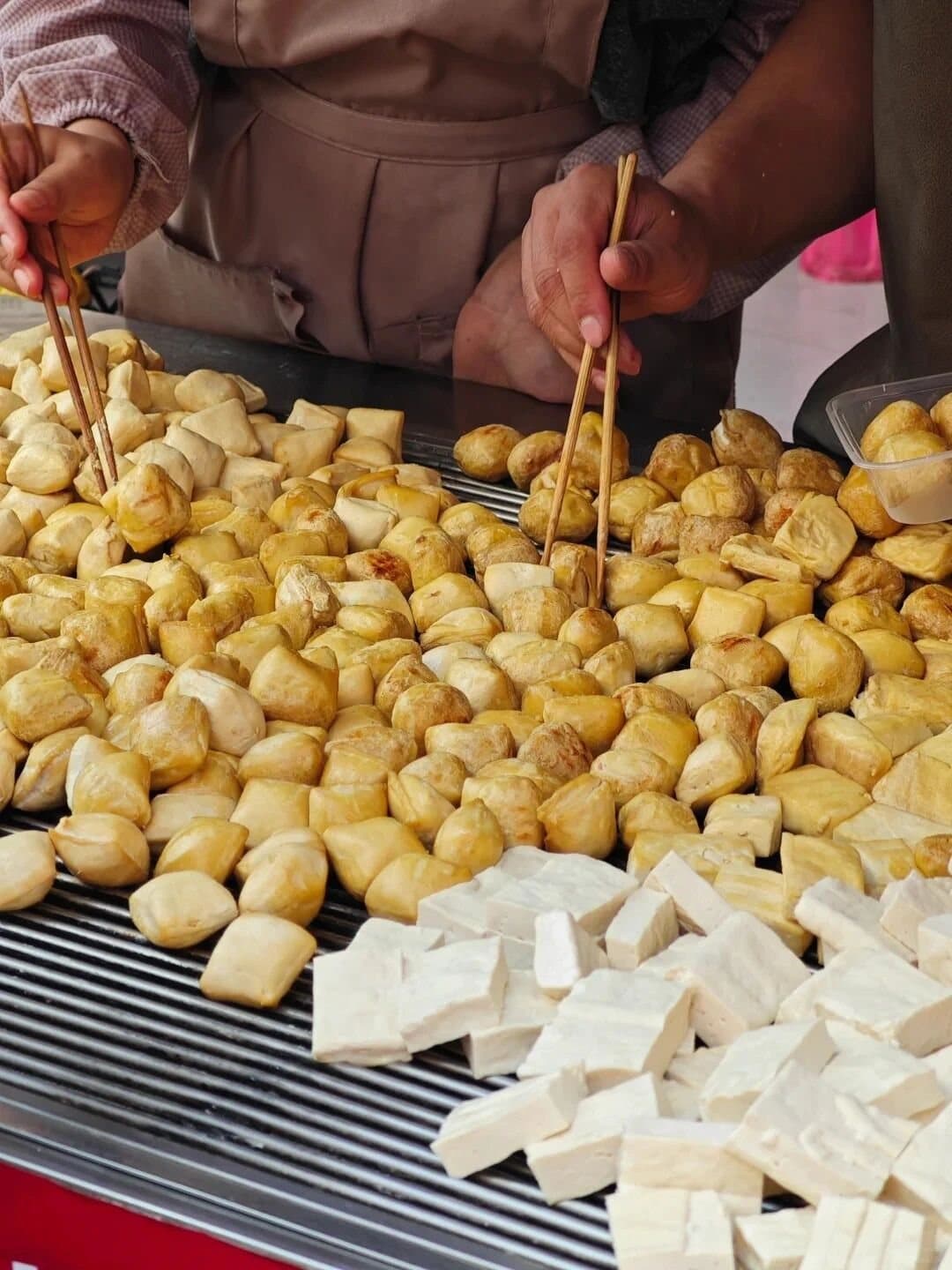 Yunnan Spring Markets — seasonal roots and tofu at a local stall