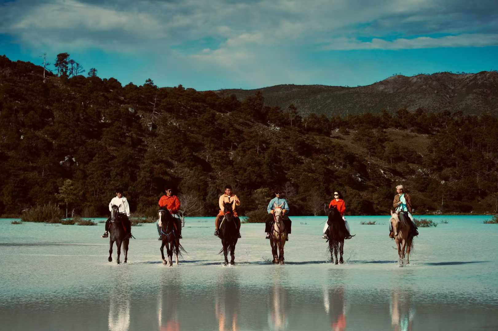 Lijiang Hidden Horseback Trail and Milk Lake Day Trip