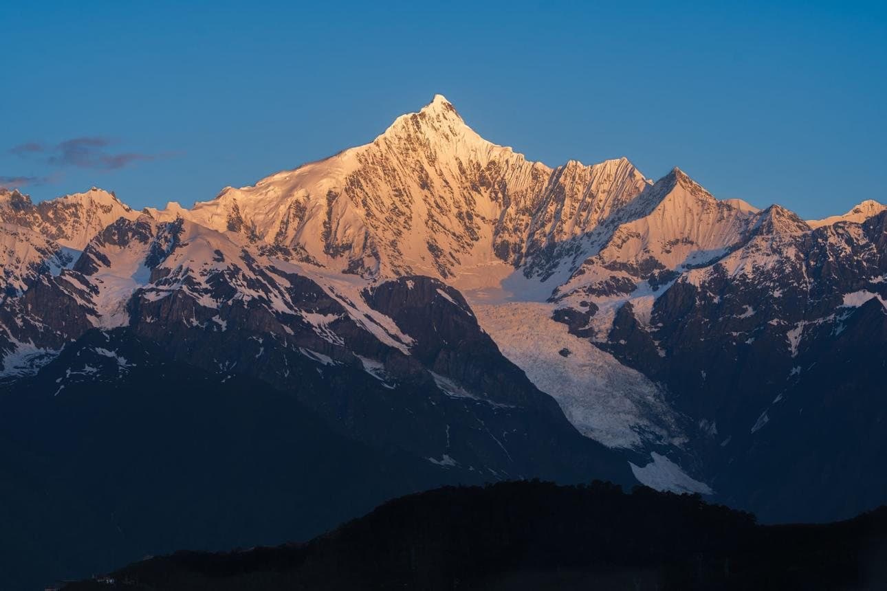 Nature and Wildlife of Yunnan — Meili Snow Mountain at sunrise